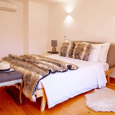 Authentic Village Apartamento